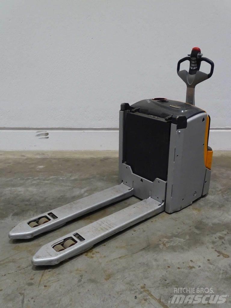 Still EXU-H20 Pedestrian stacker