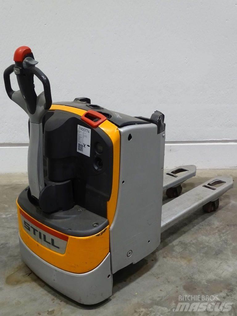 Still EXU-H20 Pedestrian stacker