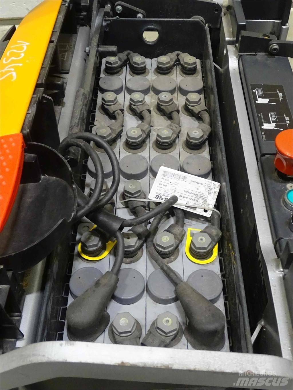 Still EXU-H20 Pedestrian stacker