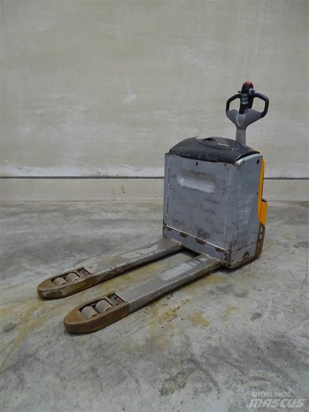 Still EXU18 Low lifter