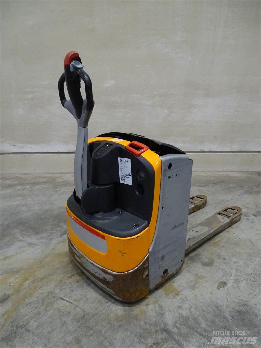 Still EXU18 Low lifter