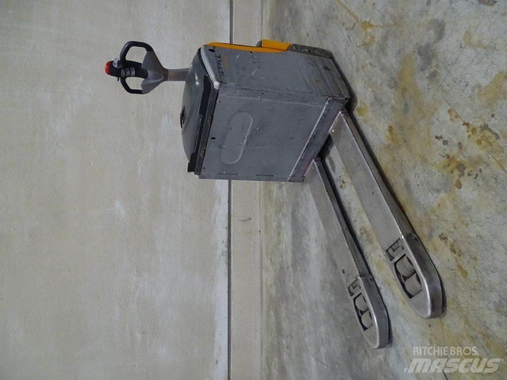 Still EXU22 Low lifter
