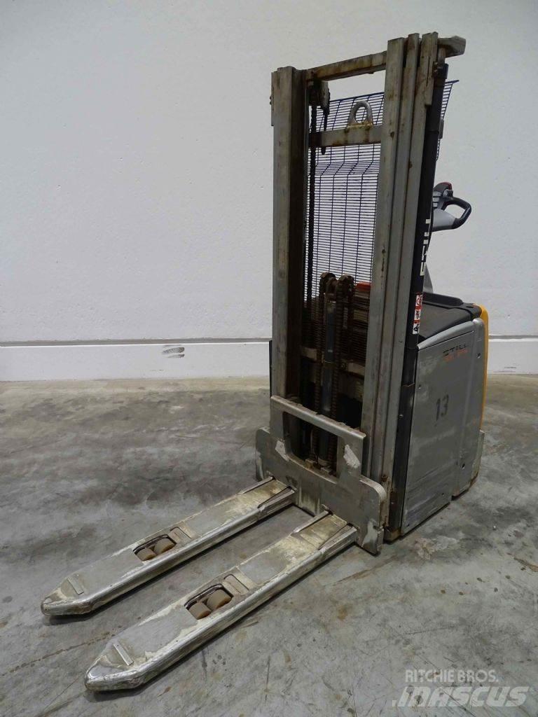 Still EXV-SF14/TK Pedestrian stacker