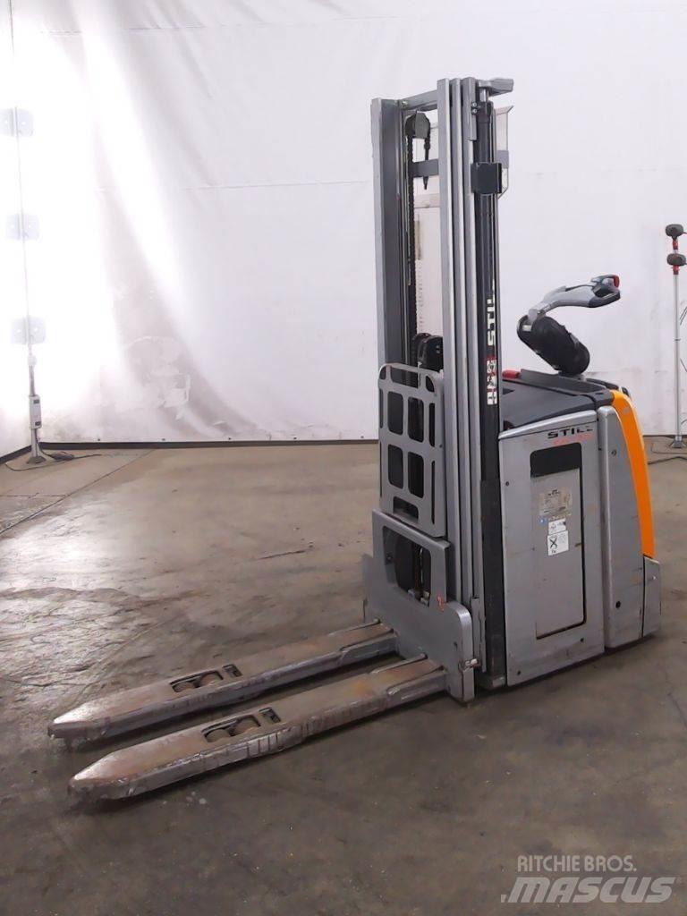 Still EXV-SF14I Pedestrian stacker
