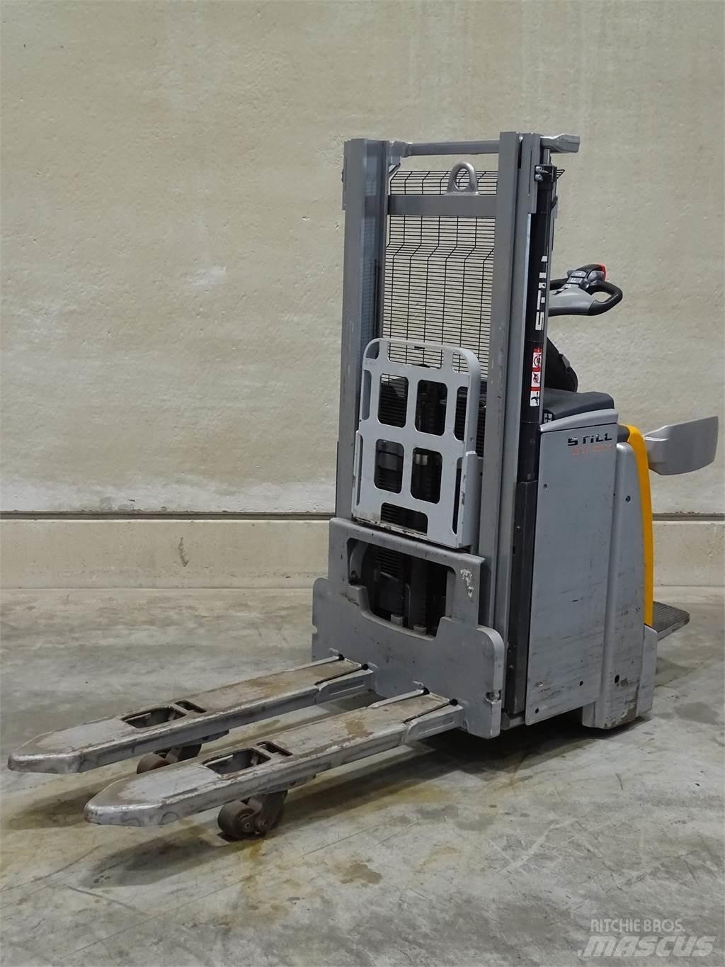 Still EXV-SF14I Pedestrian stacker