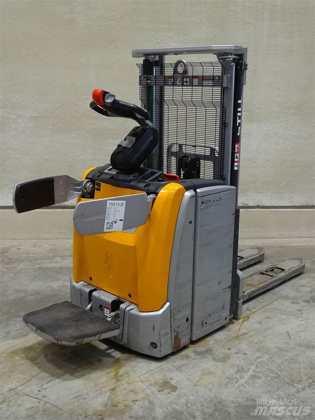 Still EXV-SF14I Pedestrian stacker