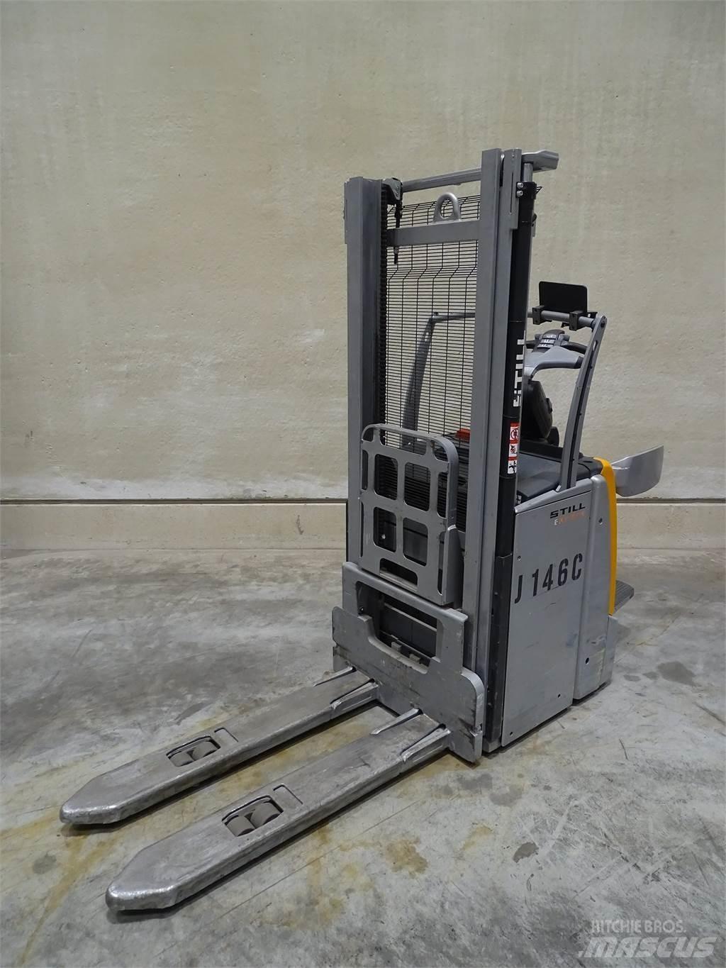 Still EXV-SF16 Pedestrian stacker