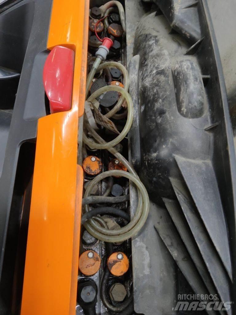 Still EXV10 Pedestrian stacker