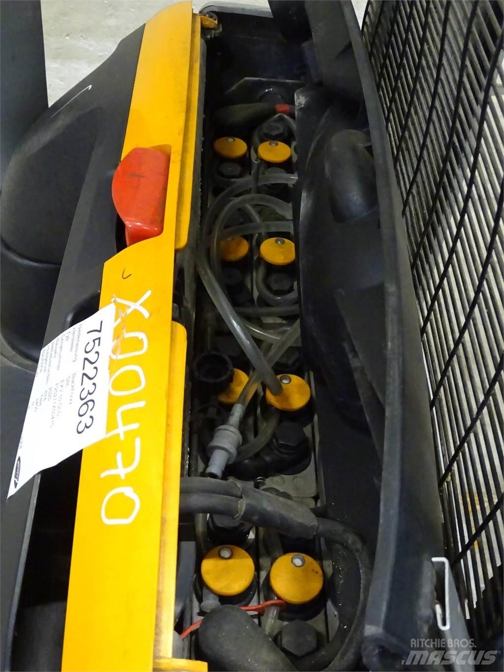 Still EXV10 Pedestrian stacker