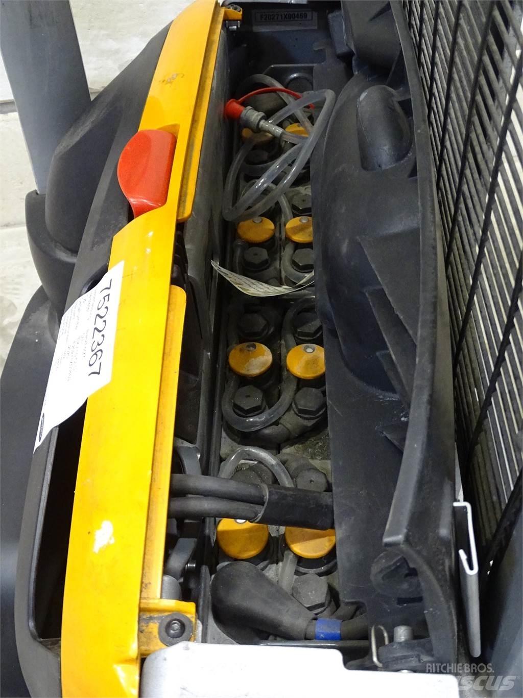 Still EXV10 Pedestrian stacker