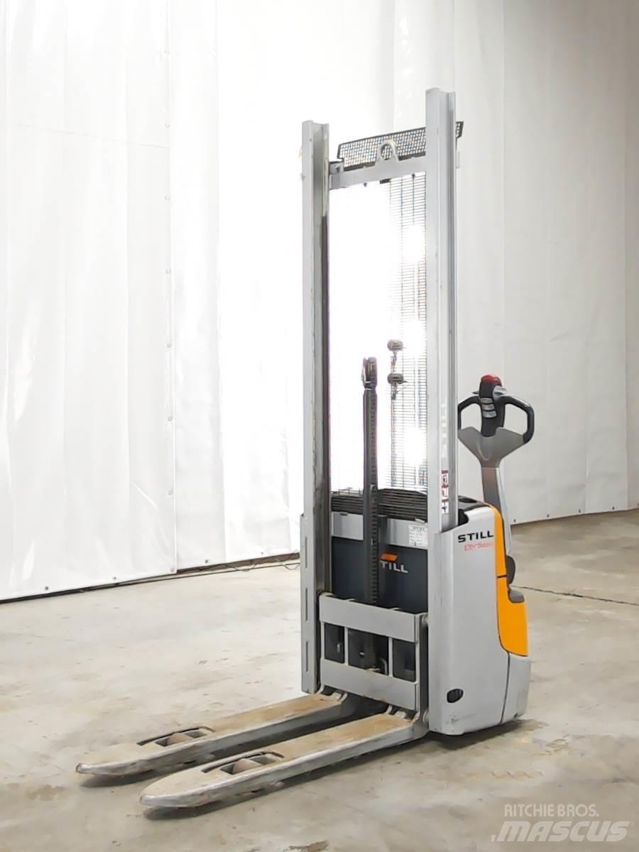 Still EXV10 Pedestrian stacker