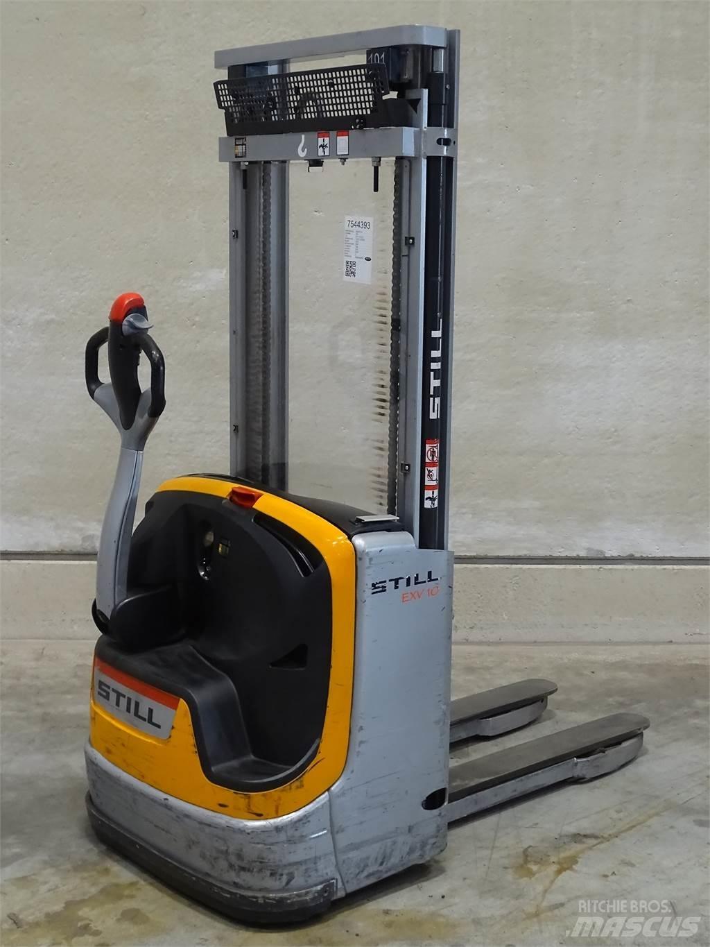 Still EXV10/860MM Pedestrian stacker