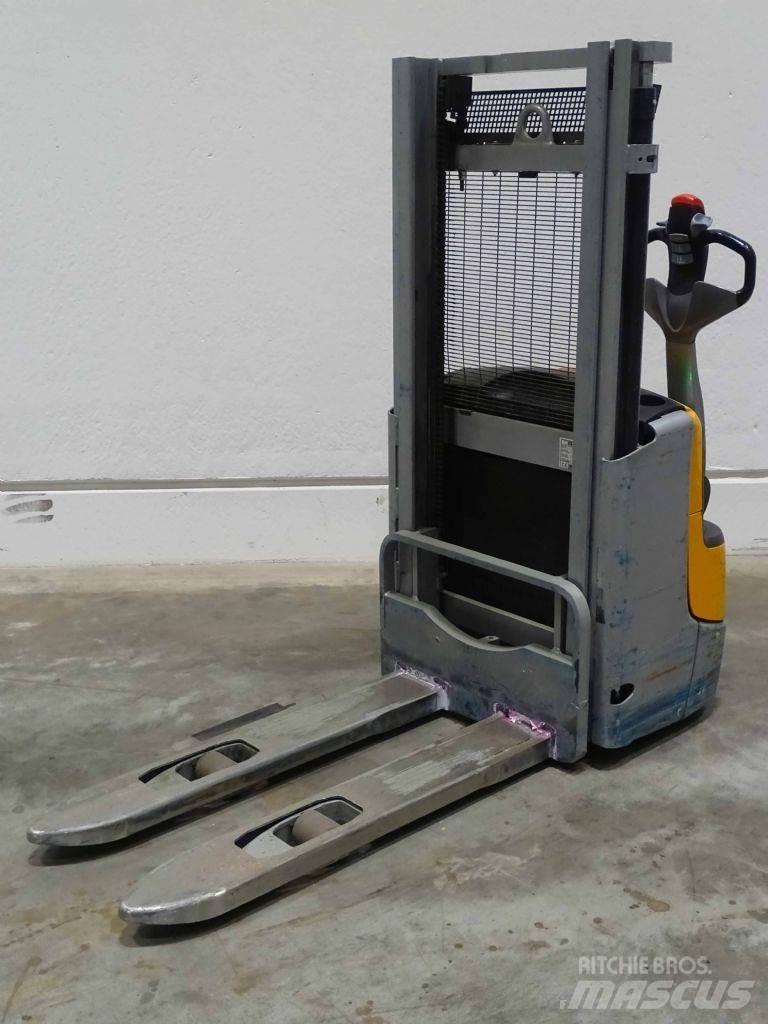 Still EXV10/LIION Pedestrian stacker