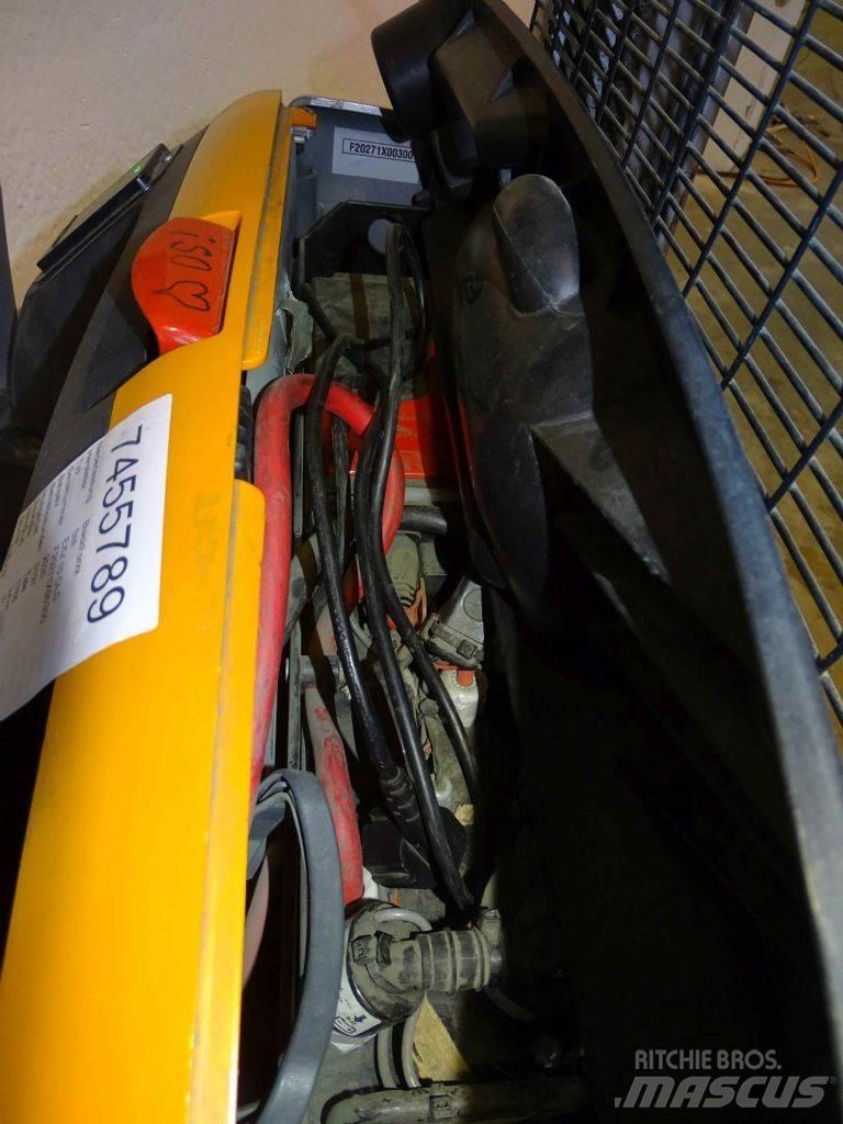 Still EXV10/LIION Pedestrian stacker