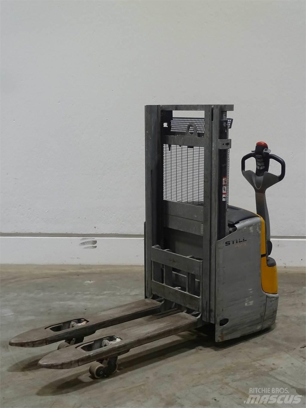 Still EXV12I Pedestrian stacker