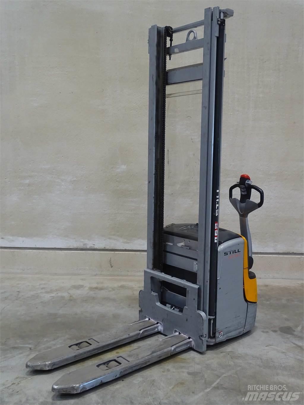Still EXV14C Pedestrian stacker