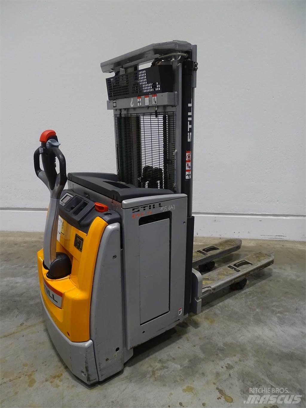 Still EXV14I Pedestrian stacker