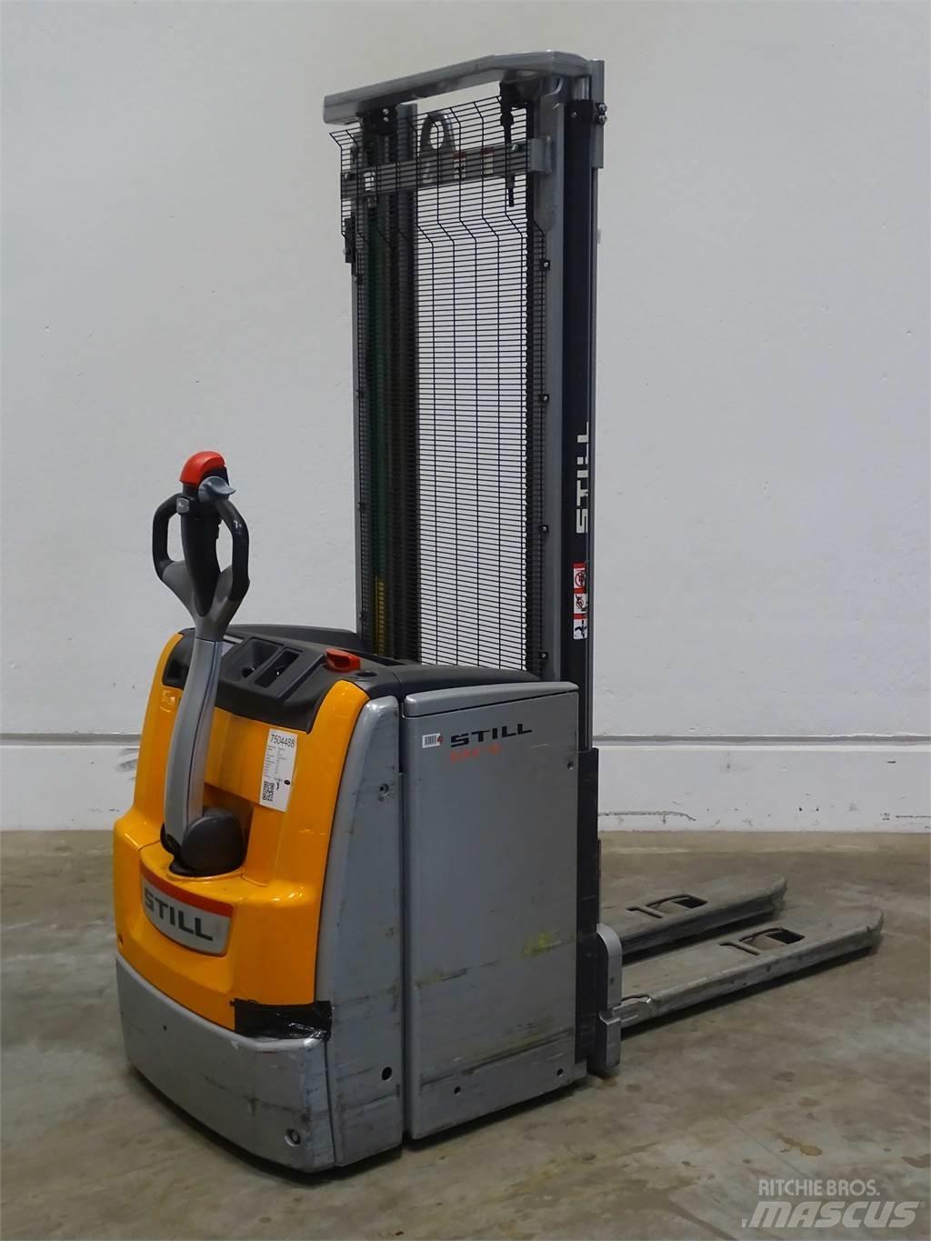 Still EXV16 Pedestrian stacker