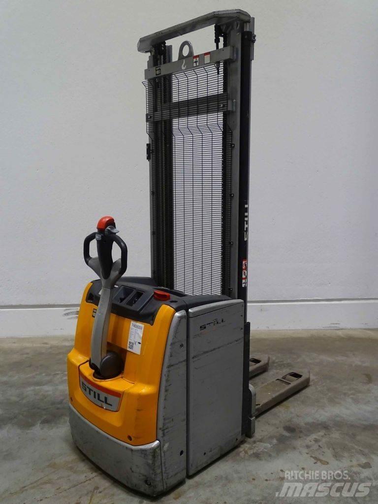 Still EXV16/950MM Pedestrian stacker
