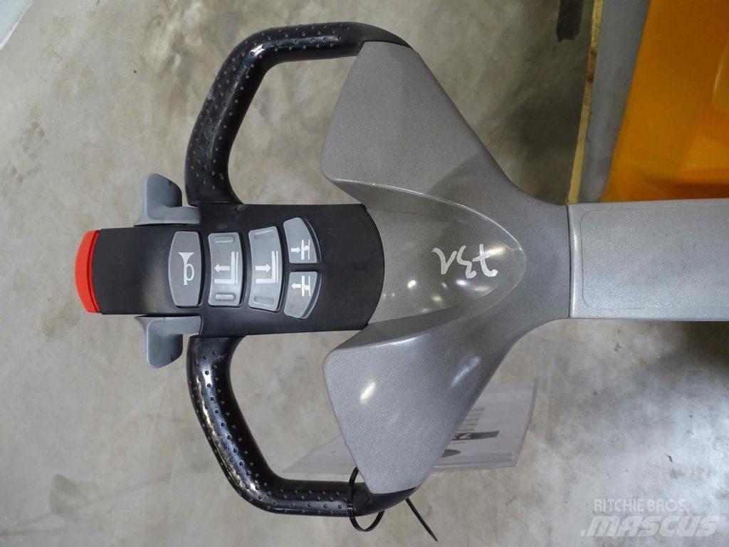 Still EXV16I Pedestrian stacker