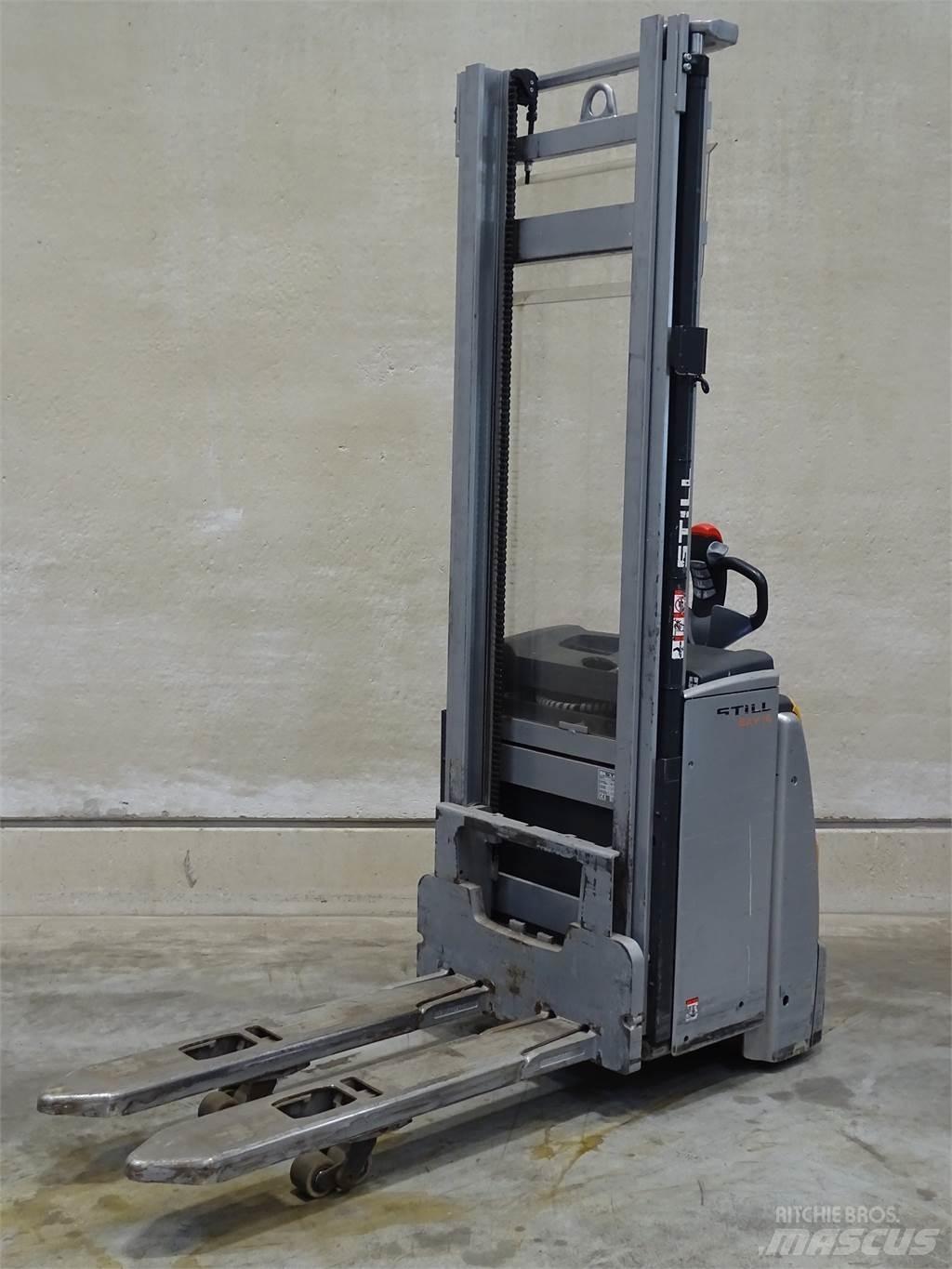 Still EXV16I Pedestrian stacker