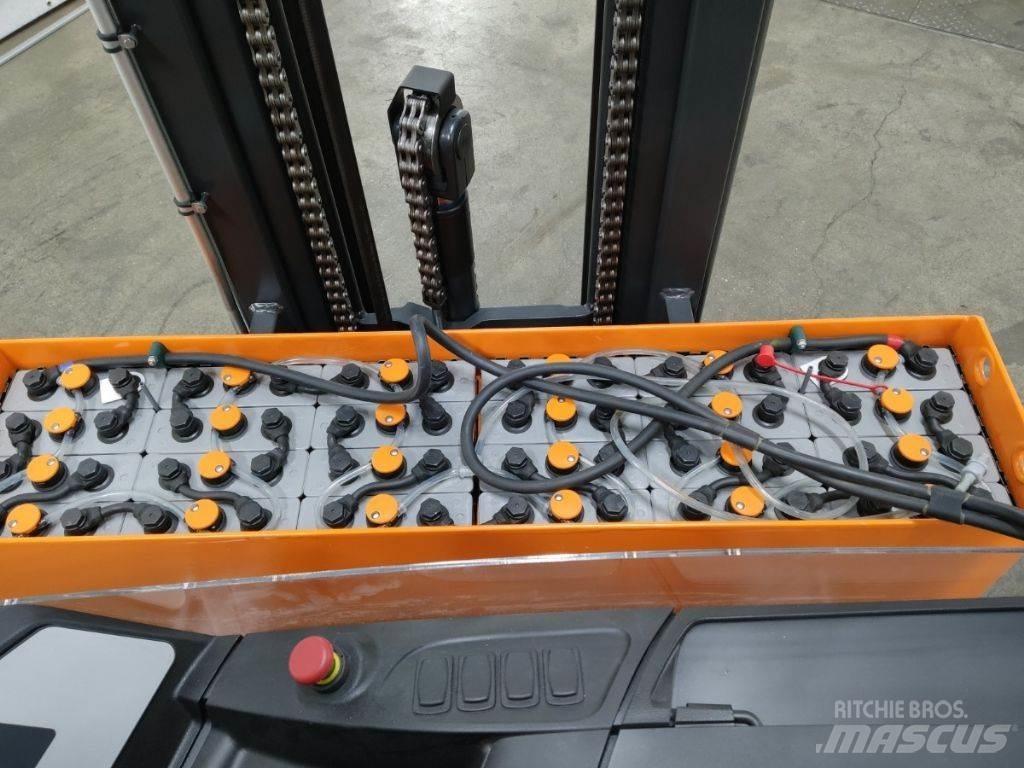 Still FM-X10 Reach trucks