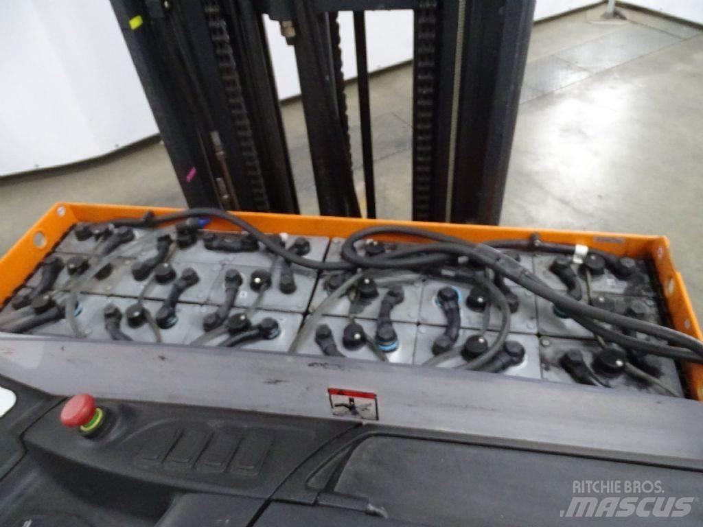 Still FM-X14 Reach trucks
