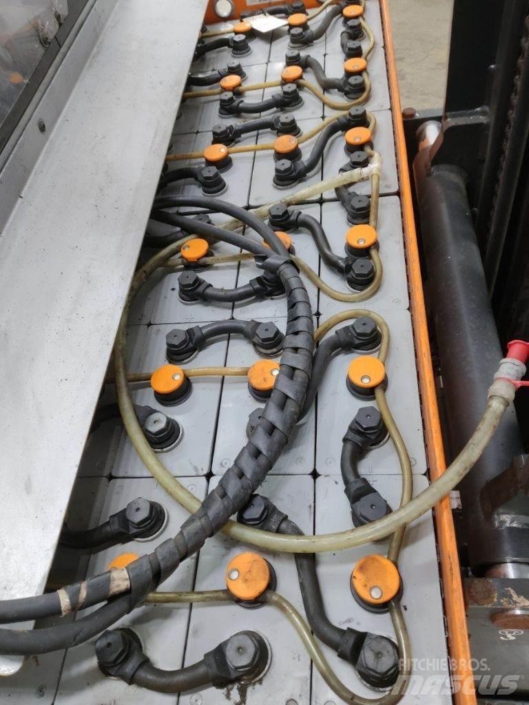 Still FM-X14 Reach trucks