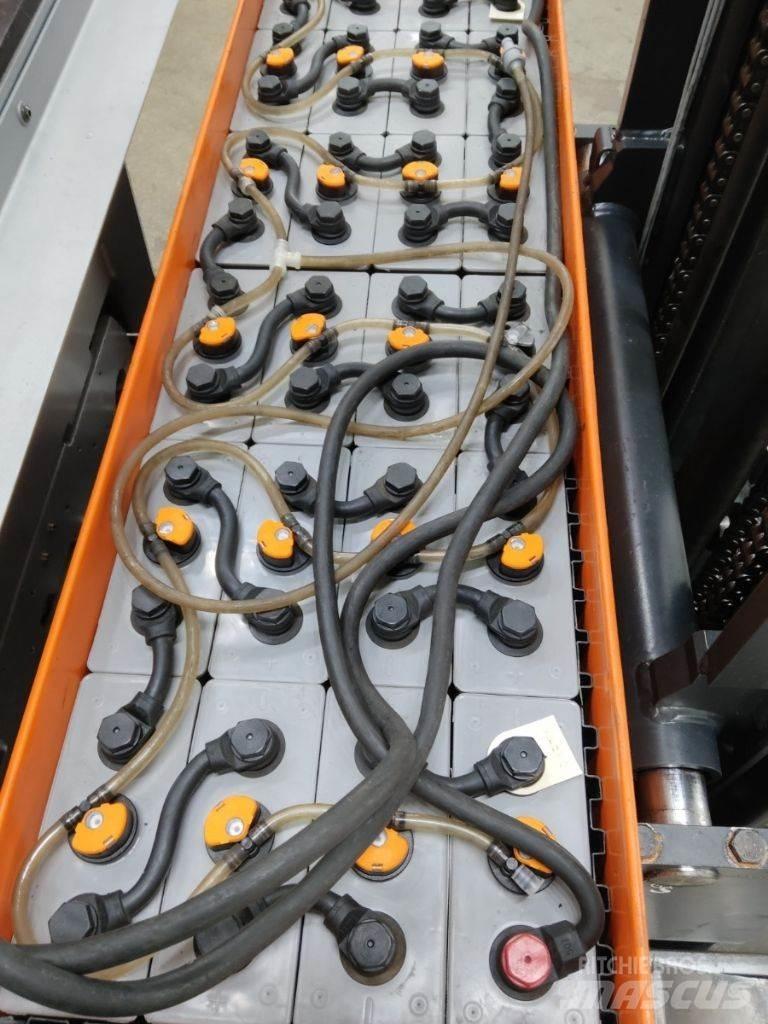 Still FM-X14 Reach trucks