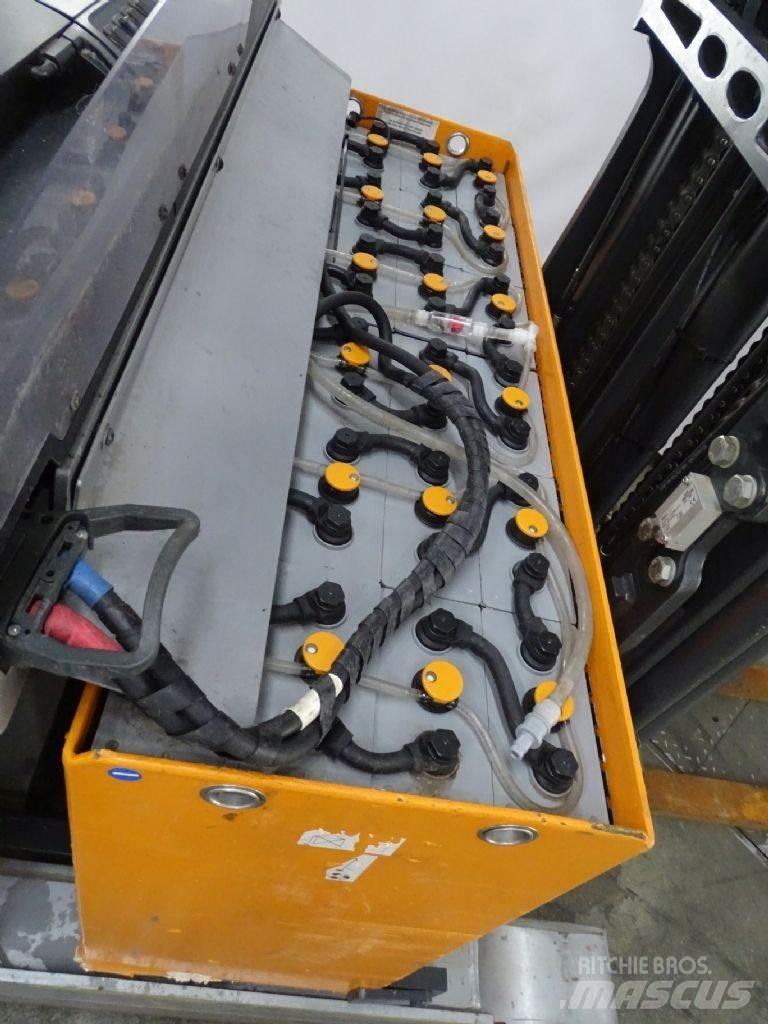 Still FM-X14 Reach trucks
