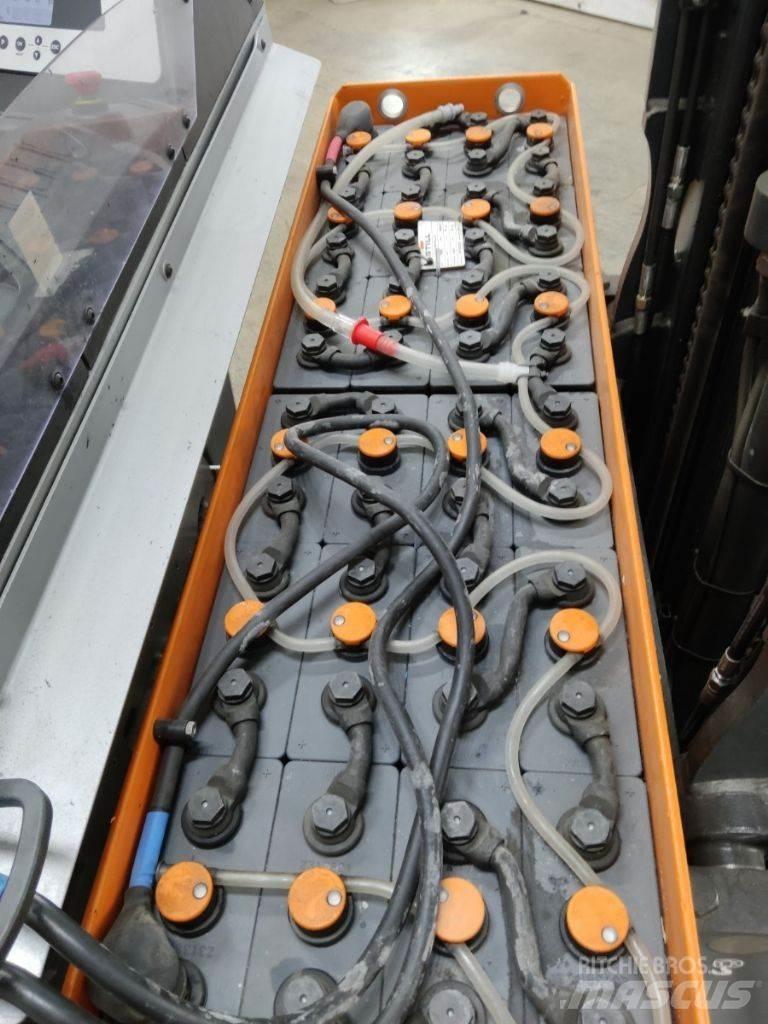 Still FM-X14 Reach trucks