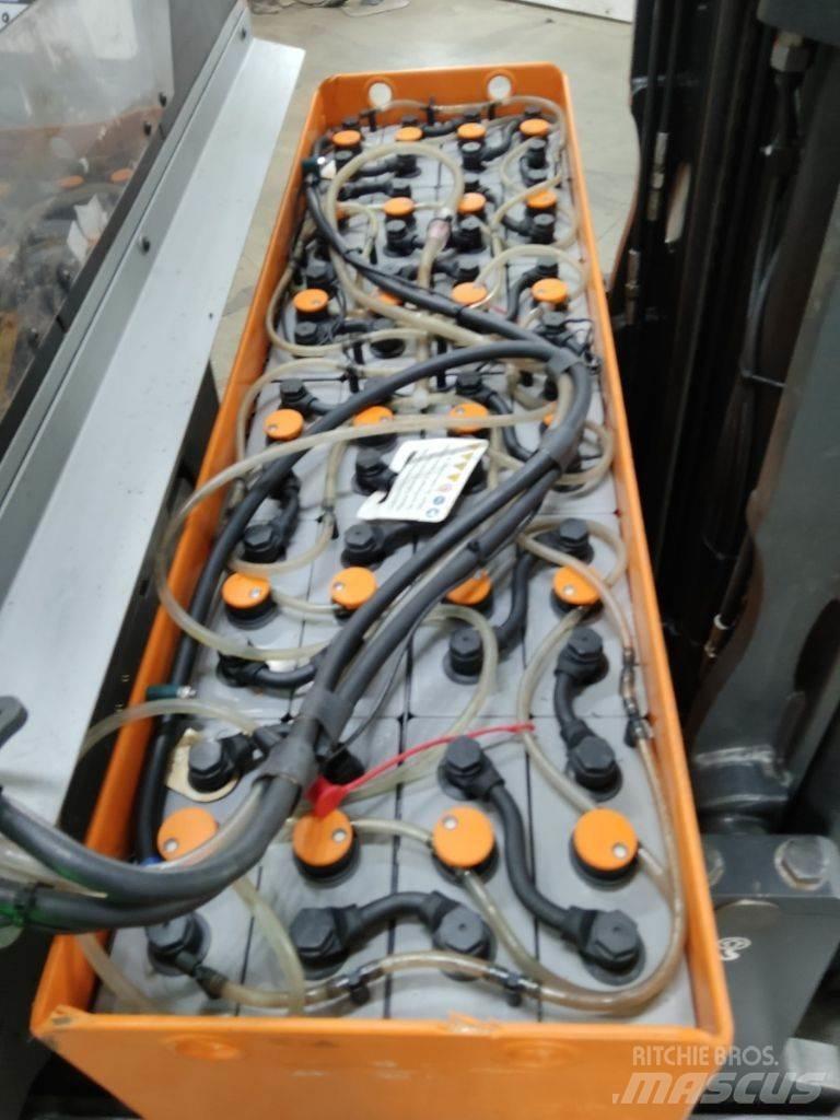 Still FM-X14 Reach trucks