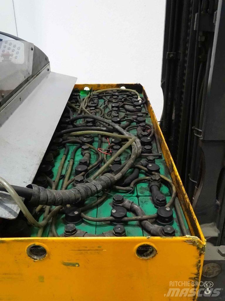 Still FM-X14 Reach trucks