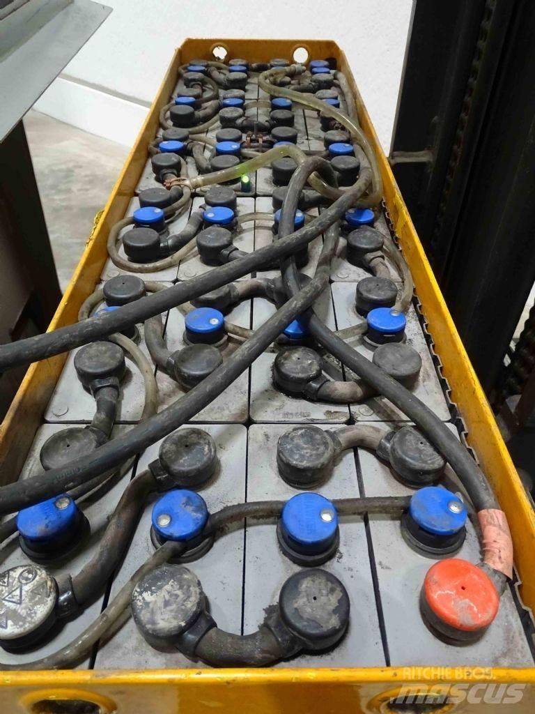 Still FM-X14 Reach trucks