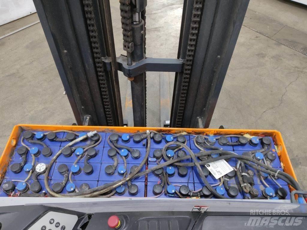 Still FM-X14 Reach trucks