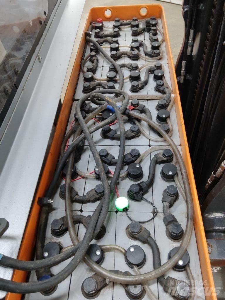 Still FM-X14 Reach trucks