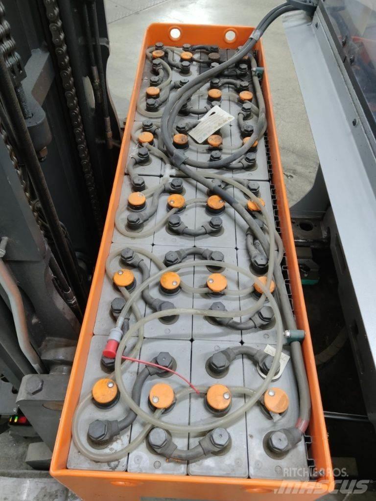 Still FM-X14 Reach trucks