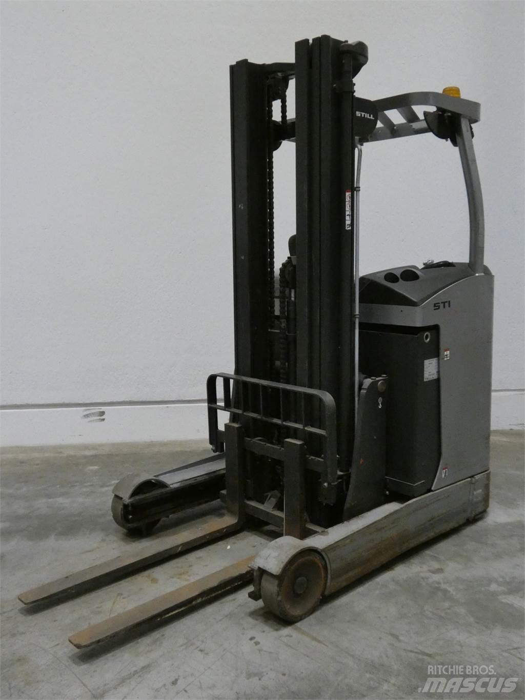 Still FM-X14 Reach trucks