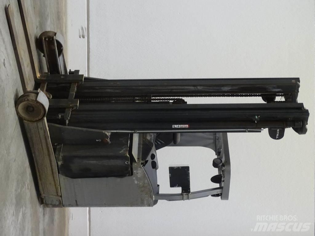 Still FM-X14 Reach trucks