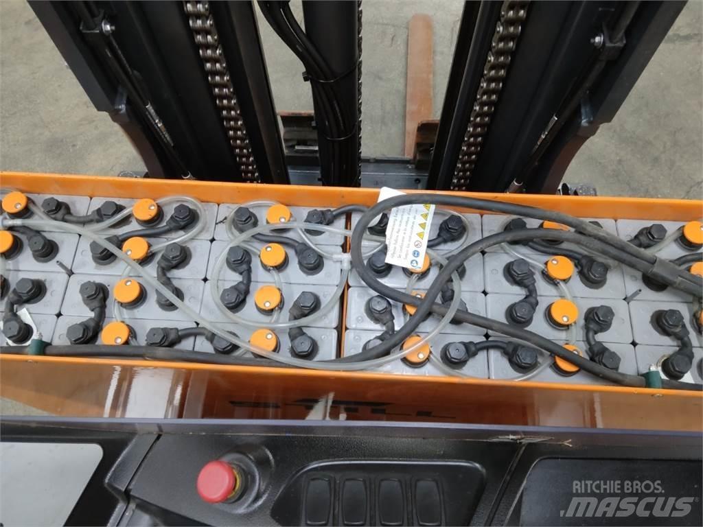 Still FM-X14 Reach trucks