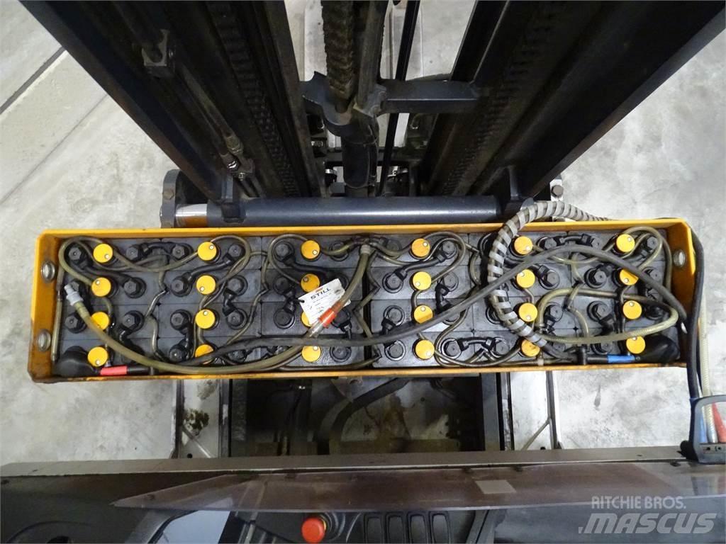 Still FM-X14 Reach trucks