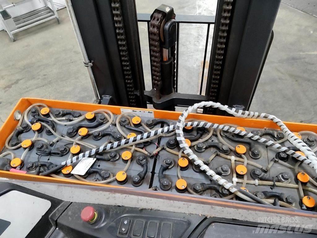 Still FM-X17 Reach trucks