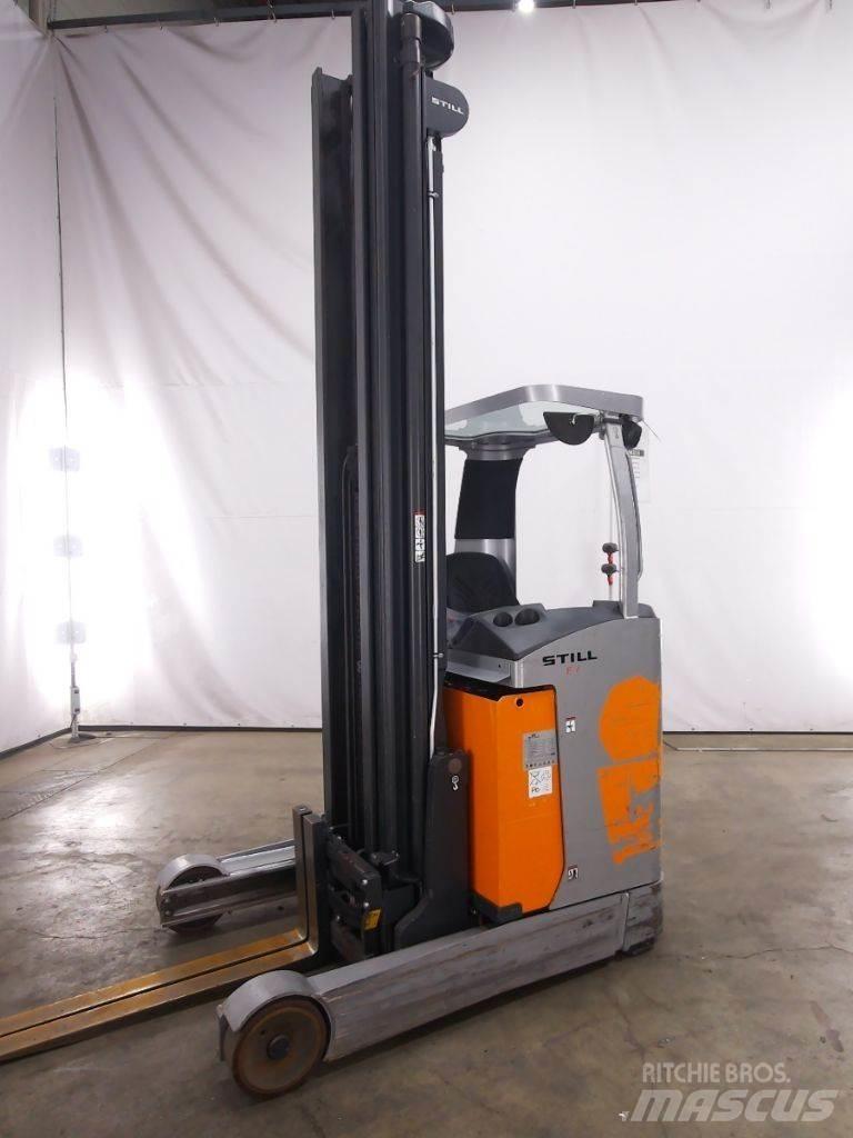 Still FM-X17 Reach trucks