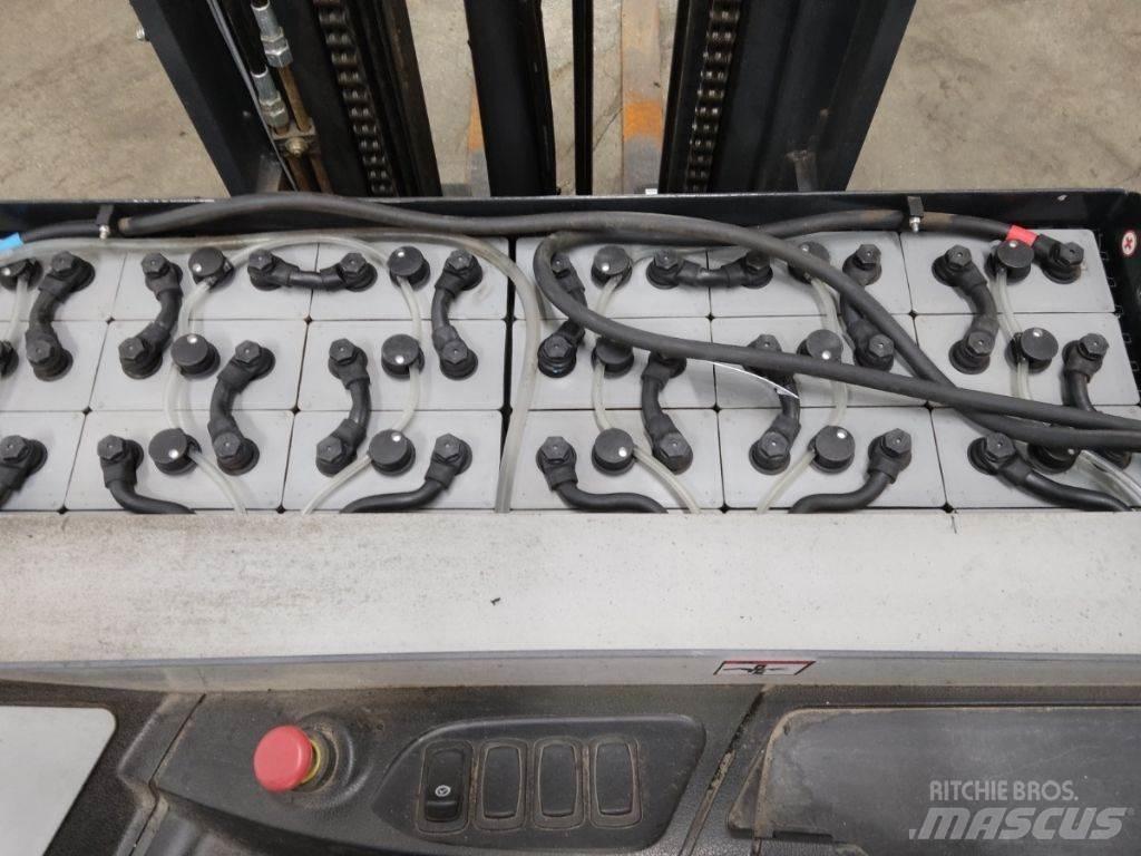 Still FM-X17 Reach trucks