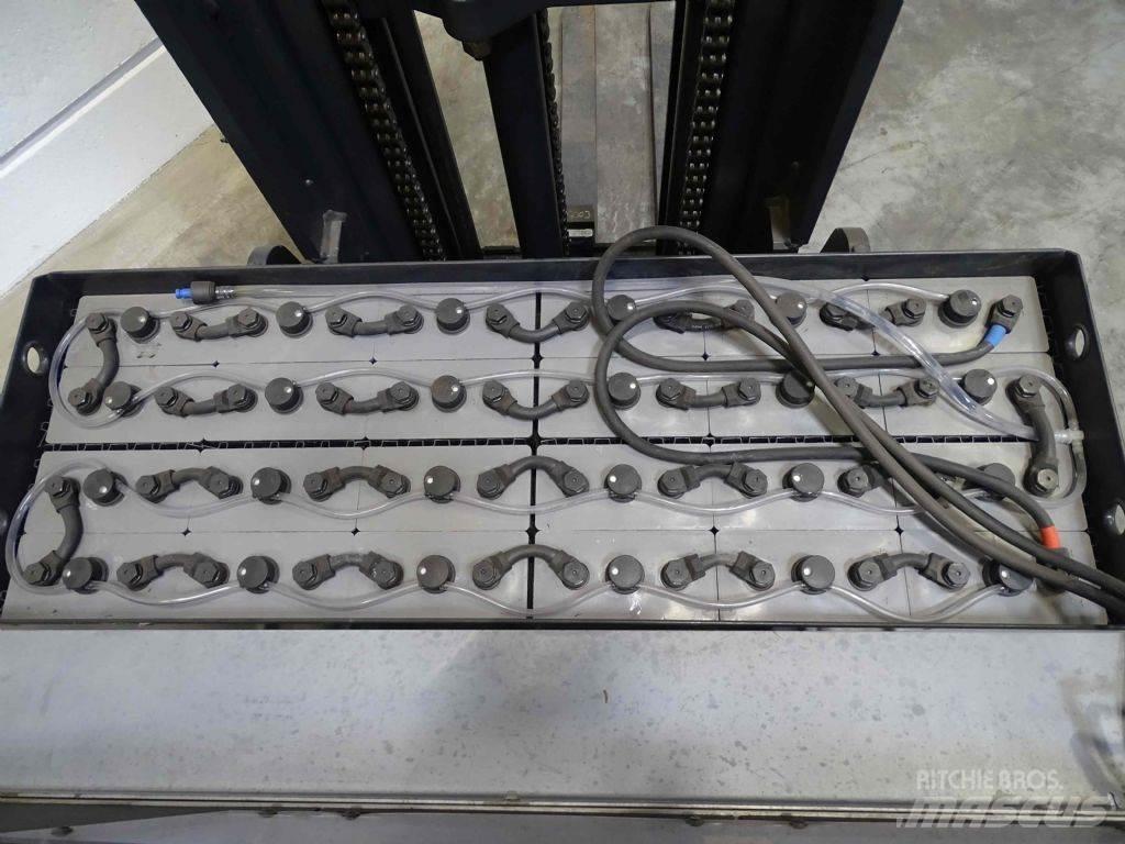 Still FM-X17 Reach trucks