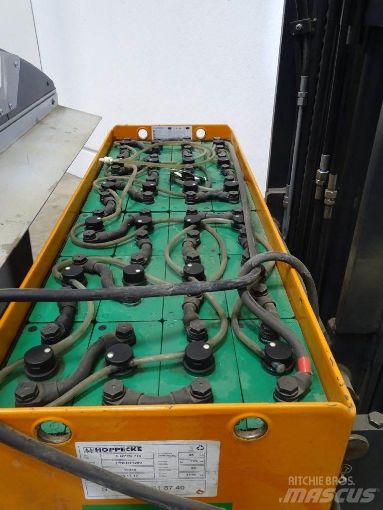 Still FM-X17 Reach trucks