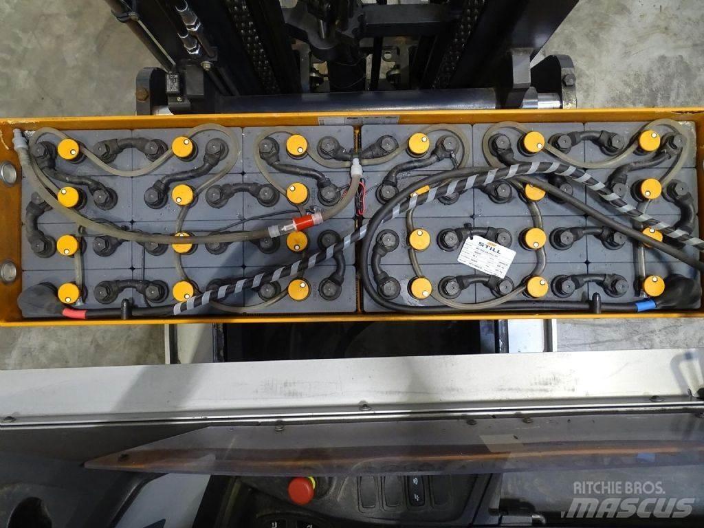 Still FM-X17 Reach trucks