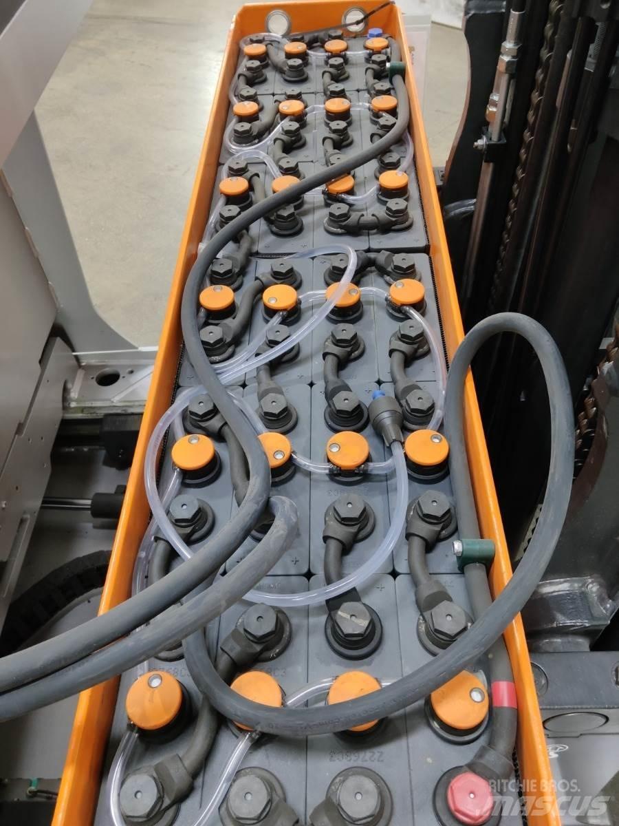Still FM-X17 Reach trucks