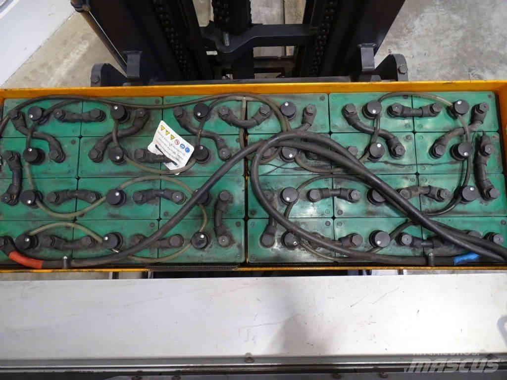 Still FM-X17 Reach trucks