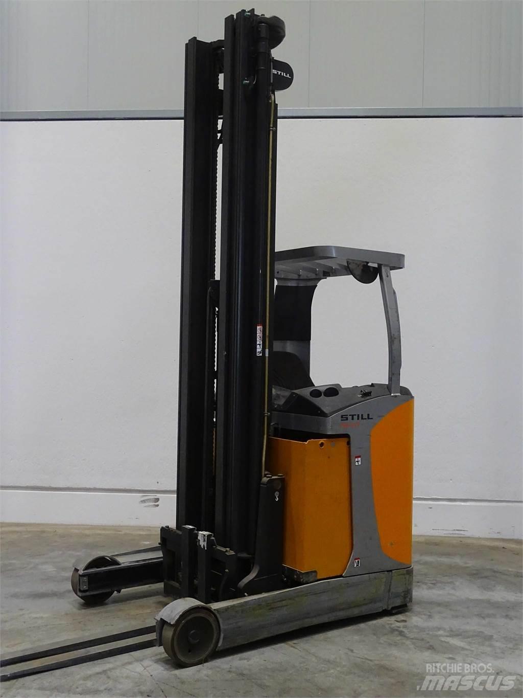 Still FM-X17 Reach trucks